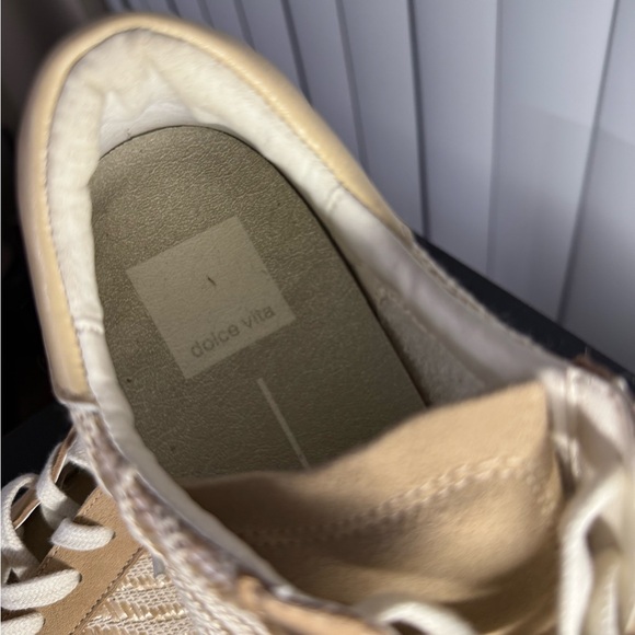 Women's Dolce Vita Zina Sneakers | size 7 | Wheat Raffia - Picture 4 of 6